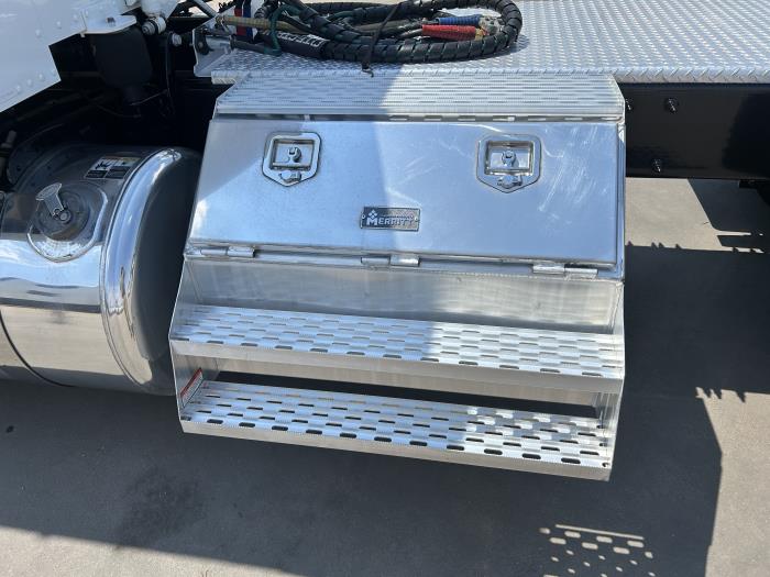 2023 Peterbilt 389-14