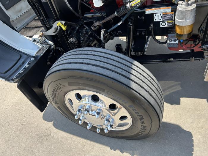 2023 Peterbilt 389-19