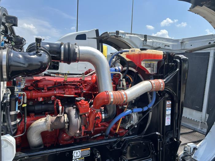 2023 Peterbilt 389-21