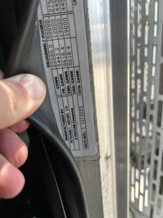 2023 Peterbilt 389-28