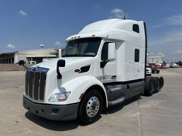 2021 Peterbilt 579 photo 2