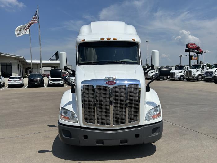 2021 Peterbilt 579-8