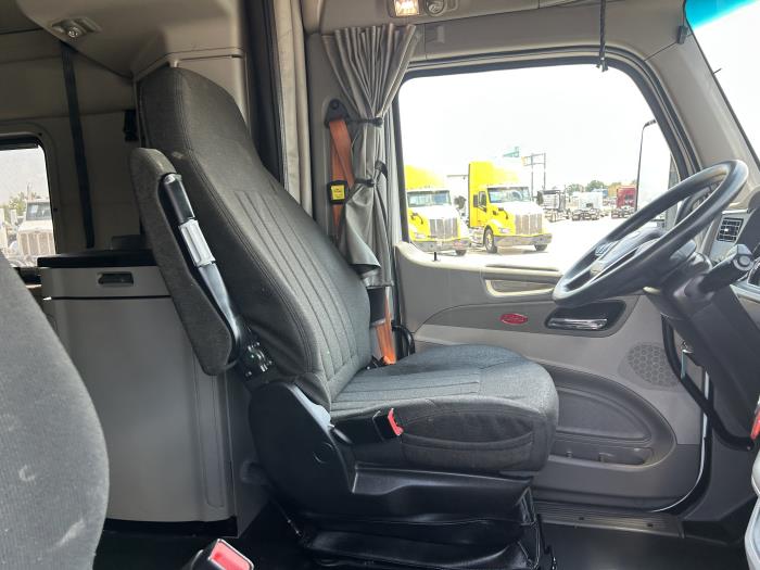 2021 Peterbilt 579-23