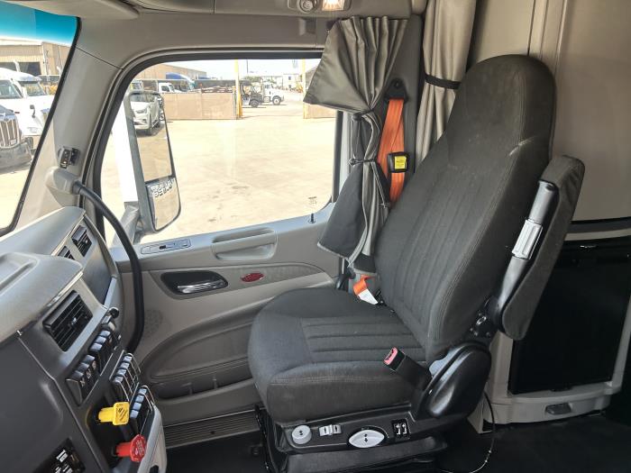 2021 Peterbilt 579-25