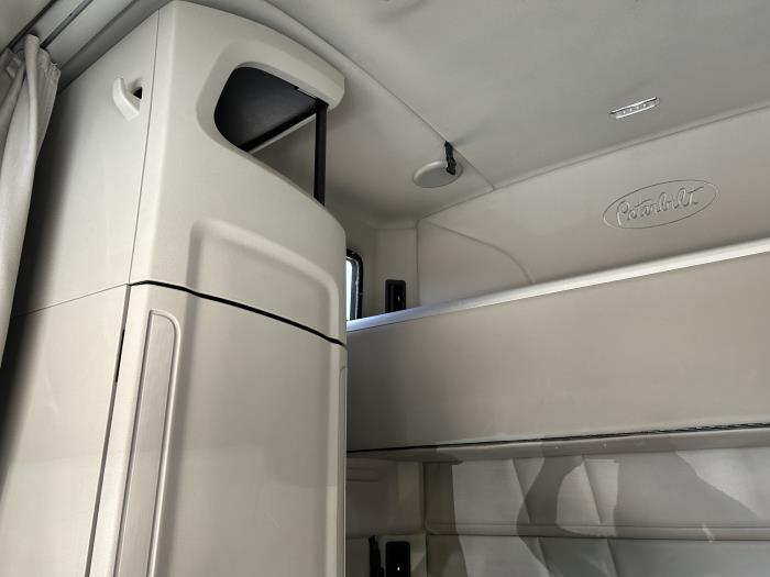 2021 Peterbilt 579-28