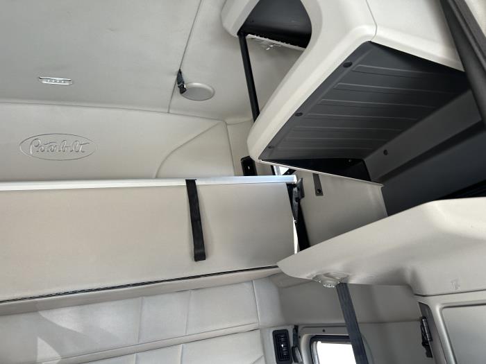 2021 Peterbilt 579-30