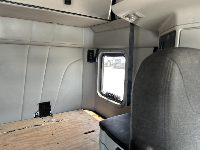 2021 Peterbilt 579-33