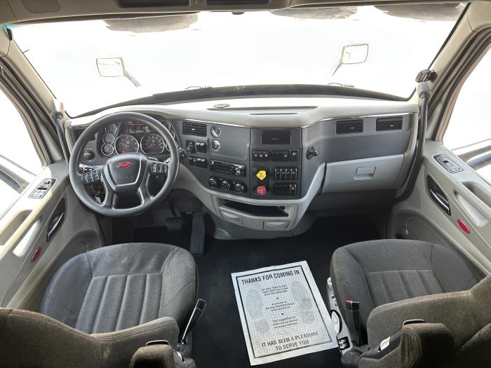 2021 Peterbilt 579-35