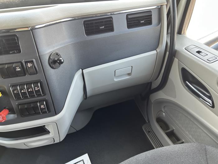 2021 Peterbilt 579-36