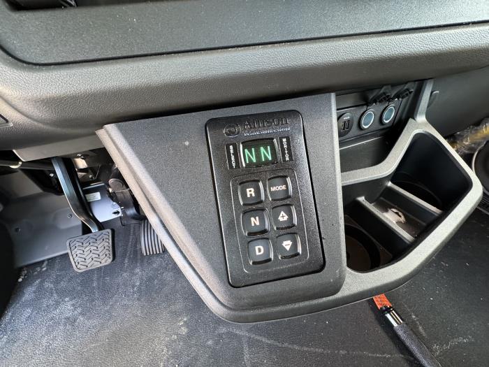 2026 Peterbilt 548-10