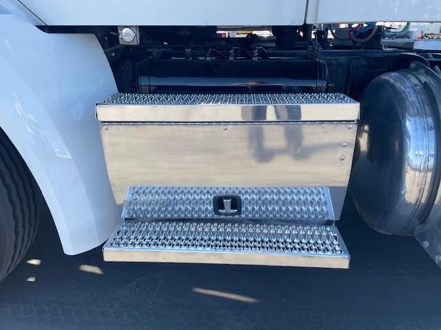 2020 Peterbilt 579-8