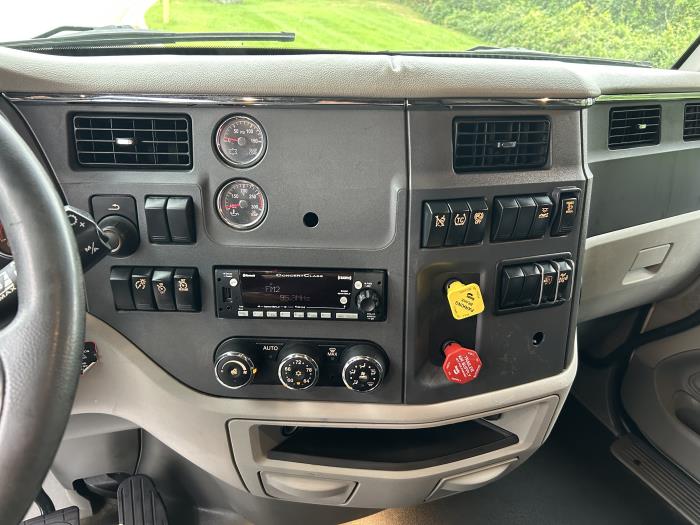2022 Peterbilt 579-11