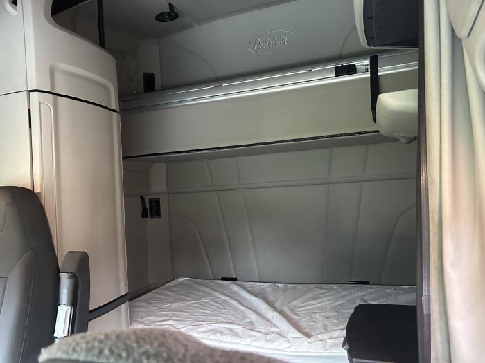 2022 Peterbilt 579-14