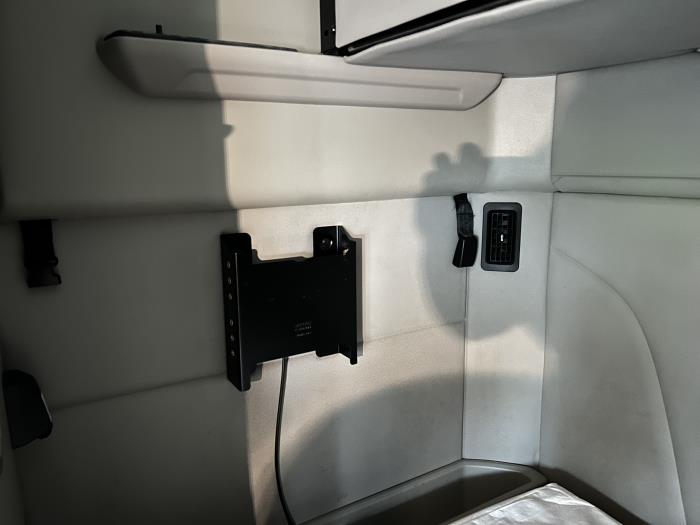 2022 Peterbilt 579-18