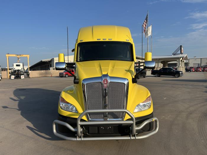 2023 Kenworth T680-8