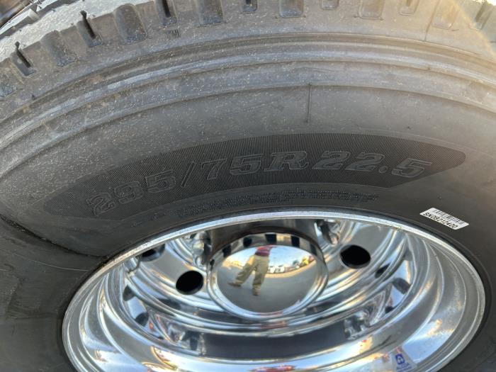 2023 Kenworth T680-9