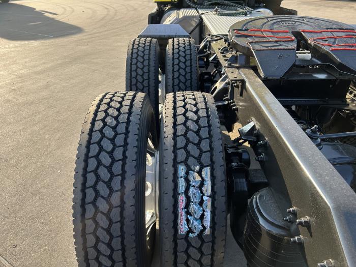 2023 Kenworth T680-12