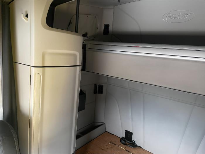 2022 Peterbilt 579-25