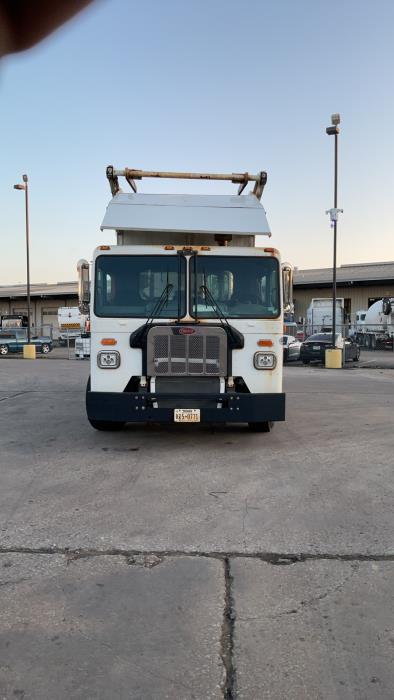 2020 Peterbilt 520-2