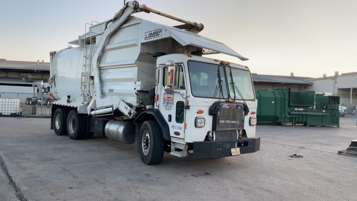 2020 Peterbilt 520-3
