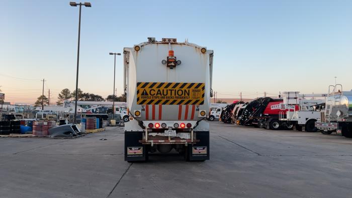 2020 Peterbilt 520-6