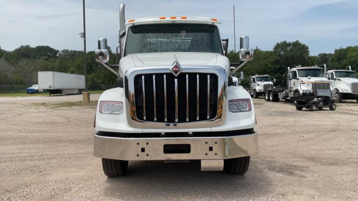 2023 International HX620-2