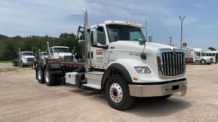 2023 International HX620-3