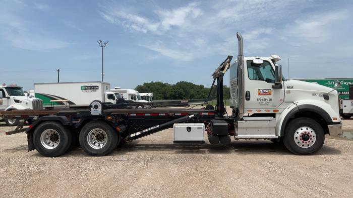 2023 International HX620-4