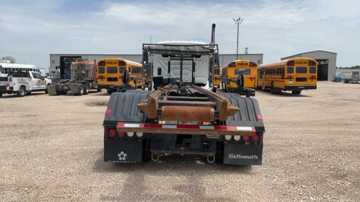 2023 International HX620-6