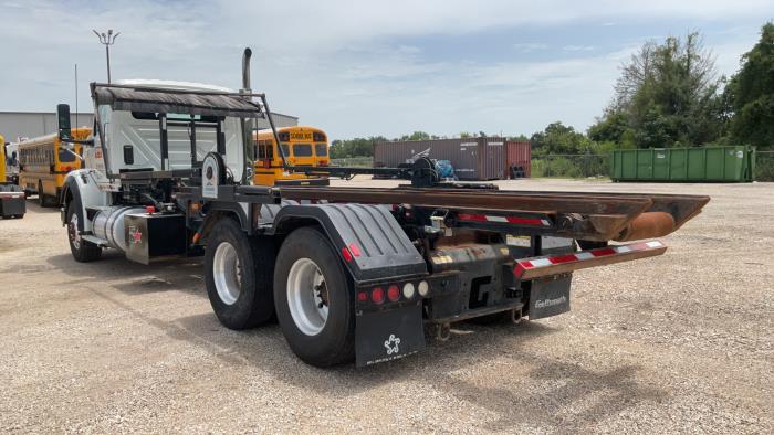 2023 International HX620-7