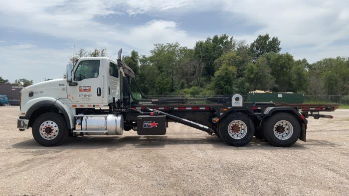 2023 International HX620-8