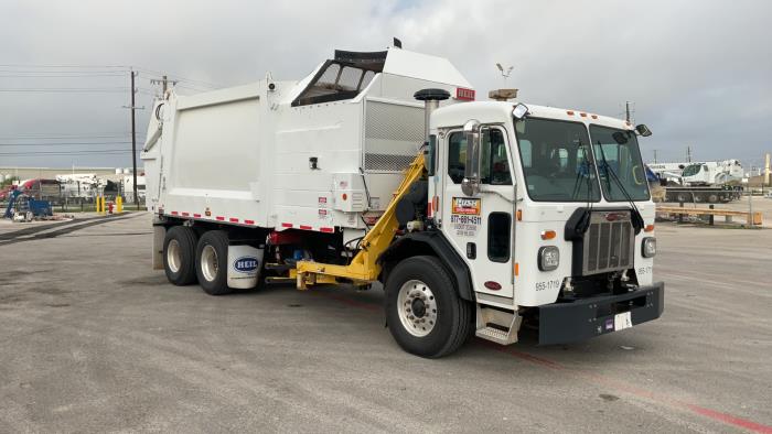 2023 Peterbilt 520-3