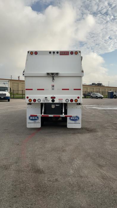 2023 Peterbilt 520-6