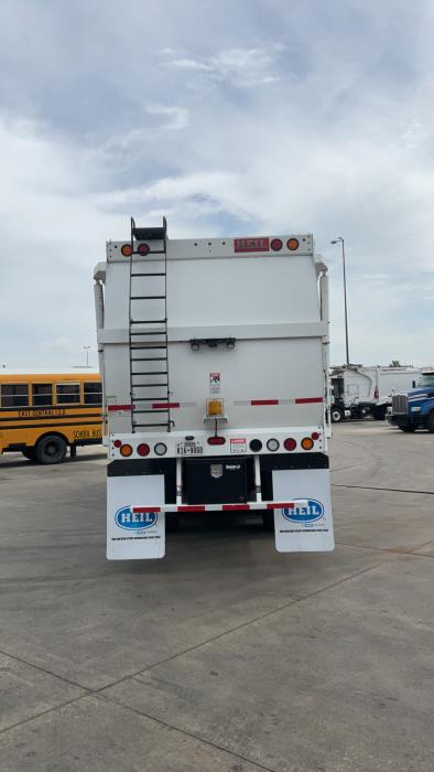 2023 Peterbilt 520-6