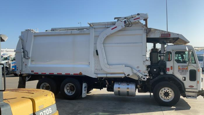 2024 Peterbilt 520-4