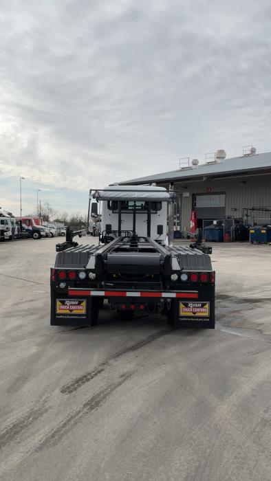 2025 Peterbilt 567-6