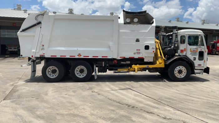 2025 Peterbilt 520-4