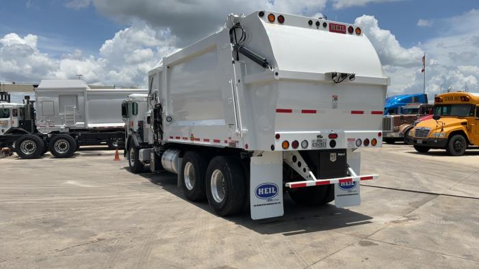 2025 Peterbilt 520-7