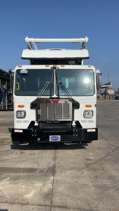 2025 Peterbilt 520-2