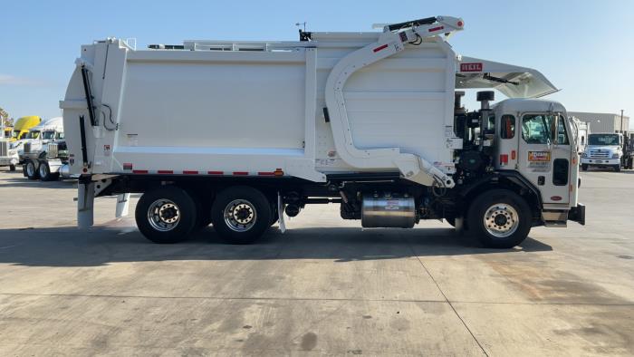 2025 Peterbilt 520-4