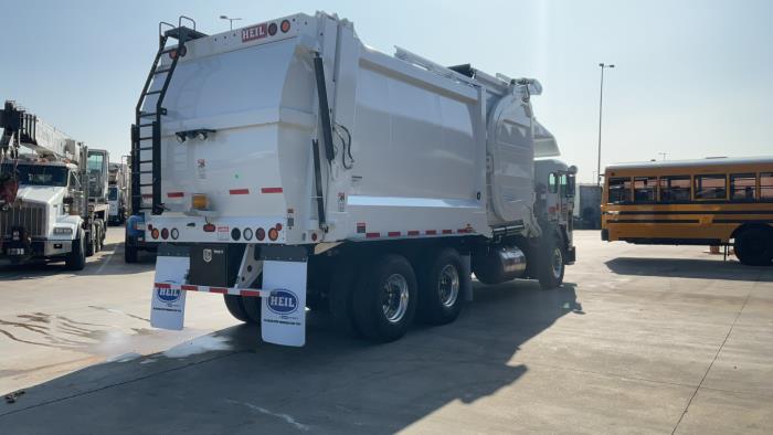 2025 Peterbilt 520-5