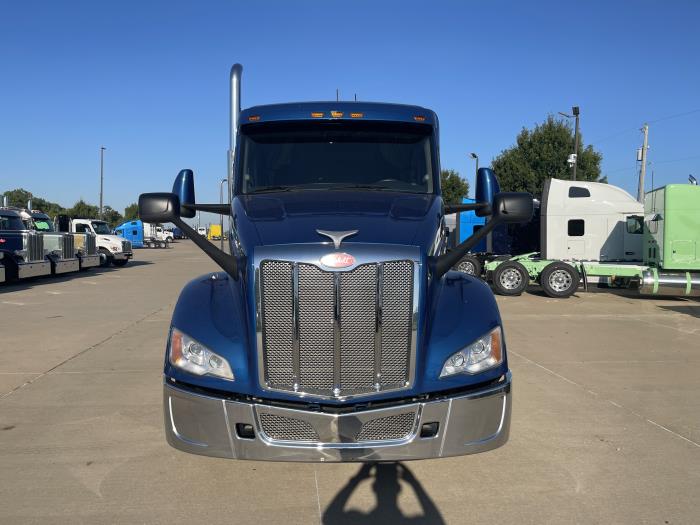 2023 Peterbilt 579-2