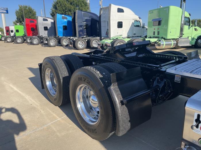 2023 Peterbilt 579-6