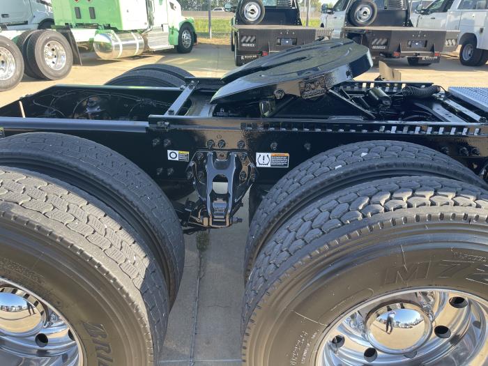 2023 Peterbilt 579-7