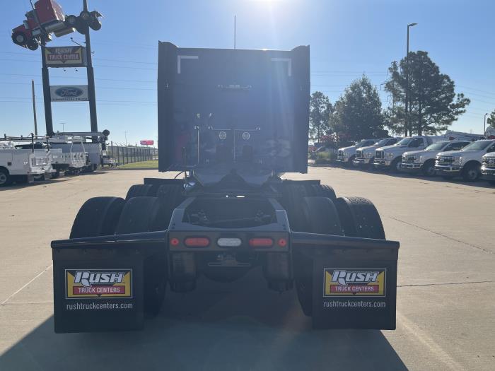 2023 Peterbilt 579-10