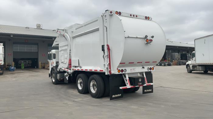 2025 Peterbilt 520-7