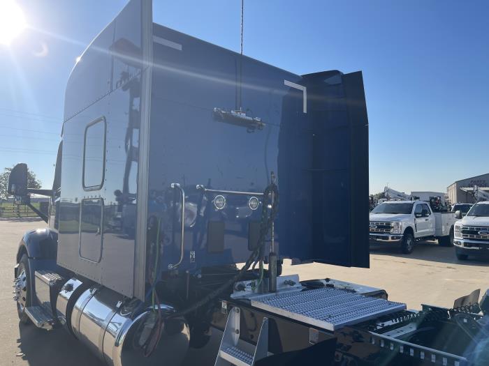 2023 Peterbilt 579-13