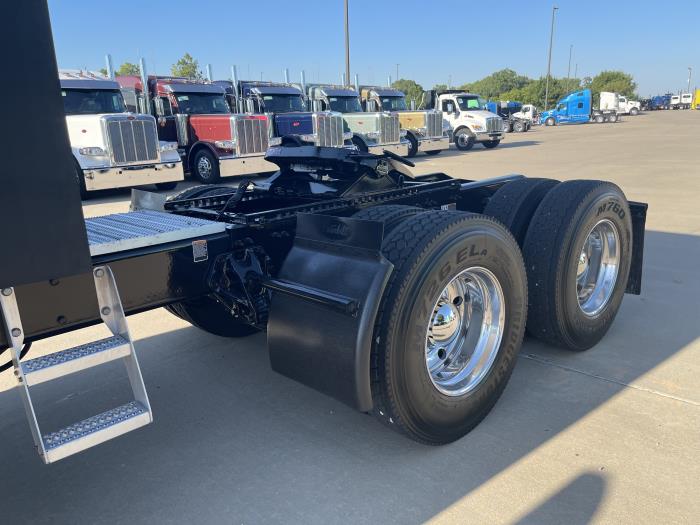 2023 Peterbilt 579-14