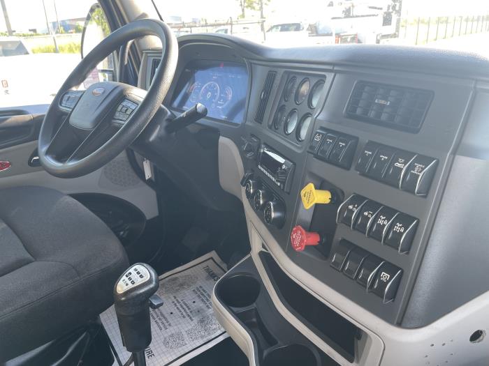2023 Peterbilt 579-21