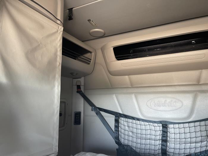 2023 Peterbilt 579-26